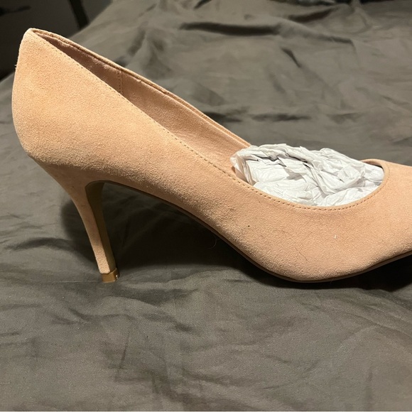 Elegant Nude Suede Women's Heels - Picture 3 of 7